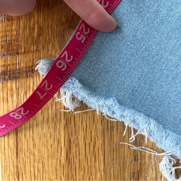 High Rise Loose Straight Jeans Light Wash Raw Hem Size 6 - Picture 9 of 10